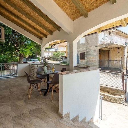 Apartmani Dupor Gornji Karin Εξωτερικό φωτογραφία