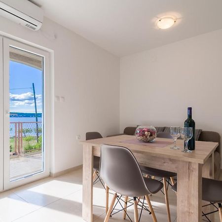 Apartmani Dupor Gornji Karin Εξωτερικό φωτογραφία
