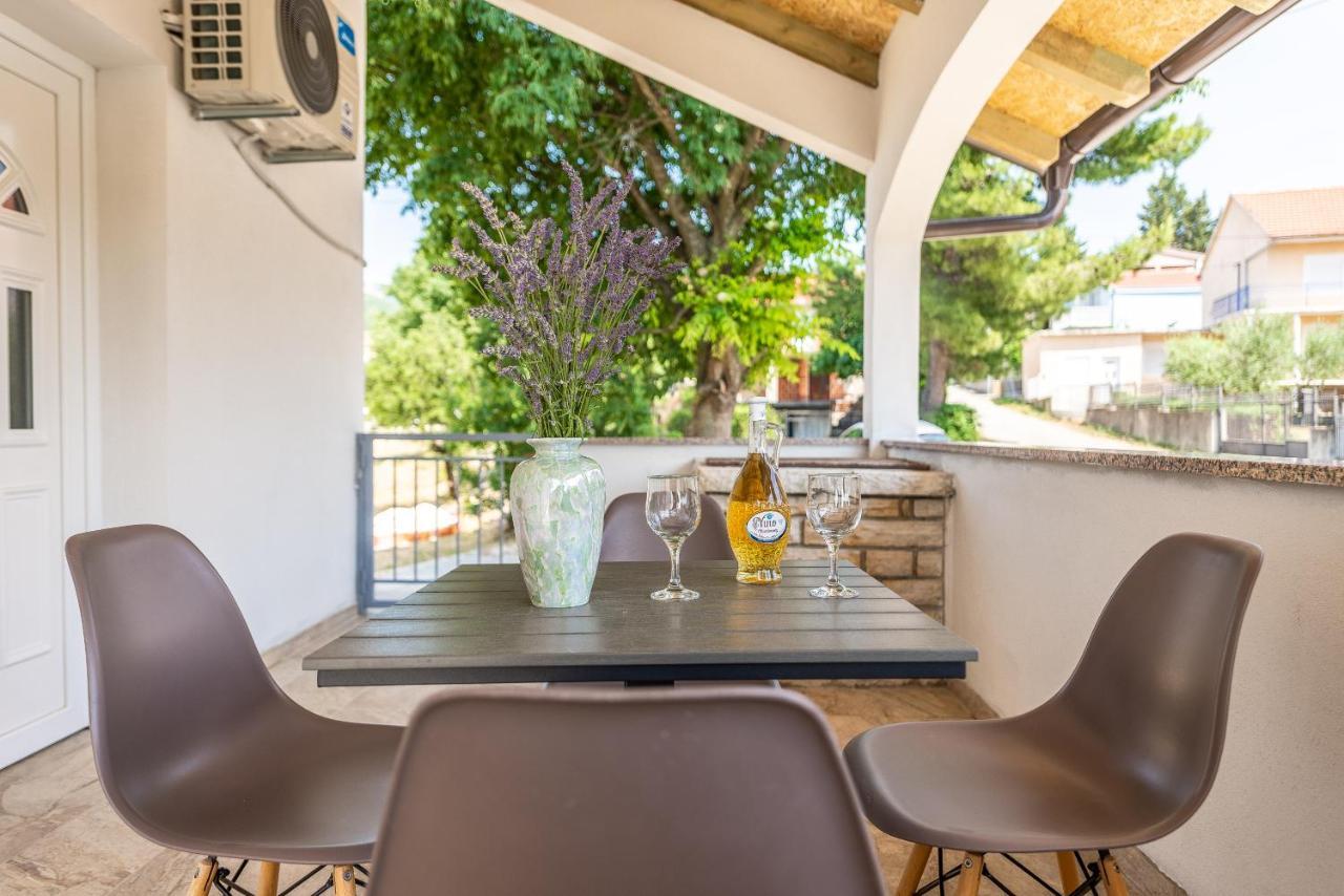Apartmani Dupor Gornji Karin Εξωτερικό φωτογραφία