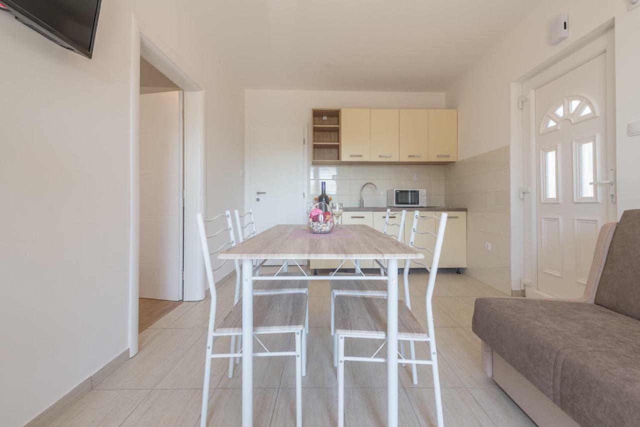 Apartmani Dupor Gornji Karin Εξωτερικό φωτογραφία