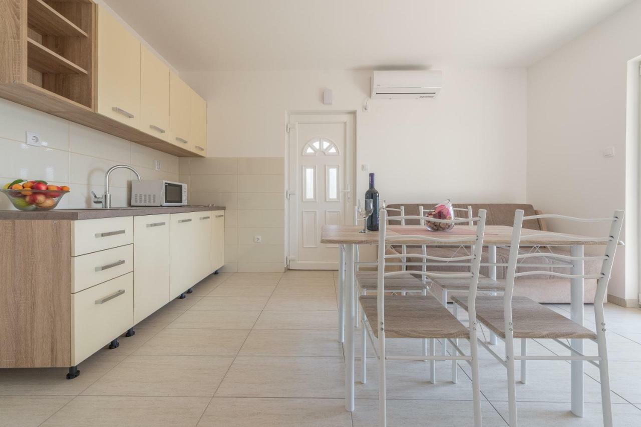 Apartmani Dupor Gornji Karin Εξωτερικό φωτογραφία