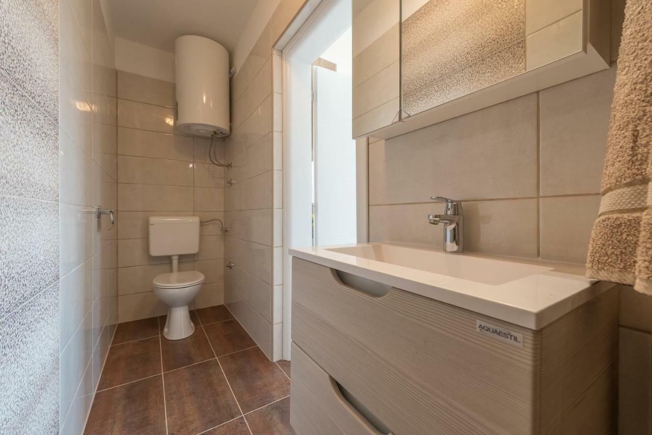 Apartmani Dupor Gornji Karin Εξωτερικό φωτογραφία
