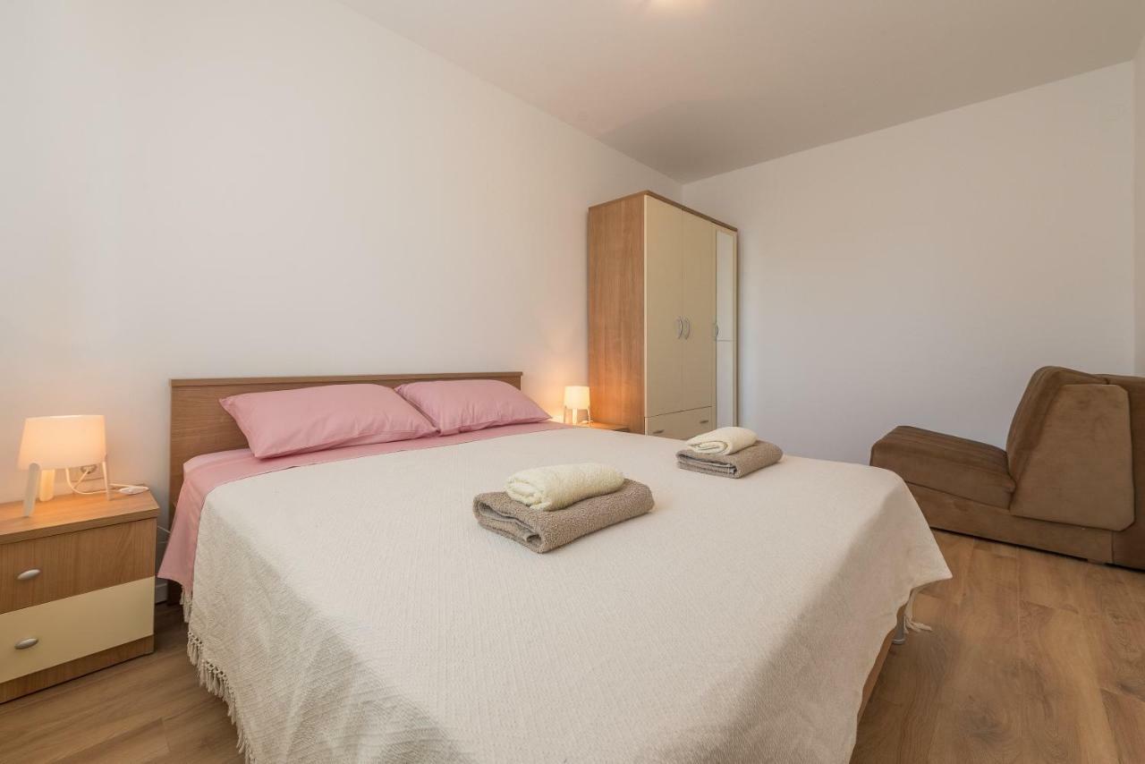 Apartmani Dupor Gornji Karin Εξωτερικό φωτογραφία