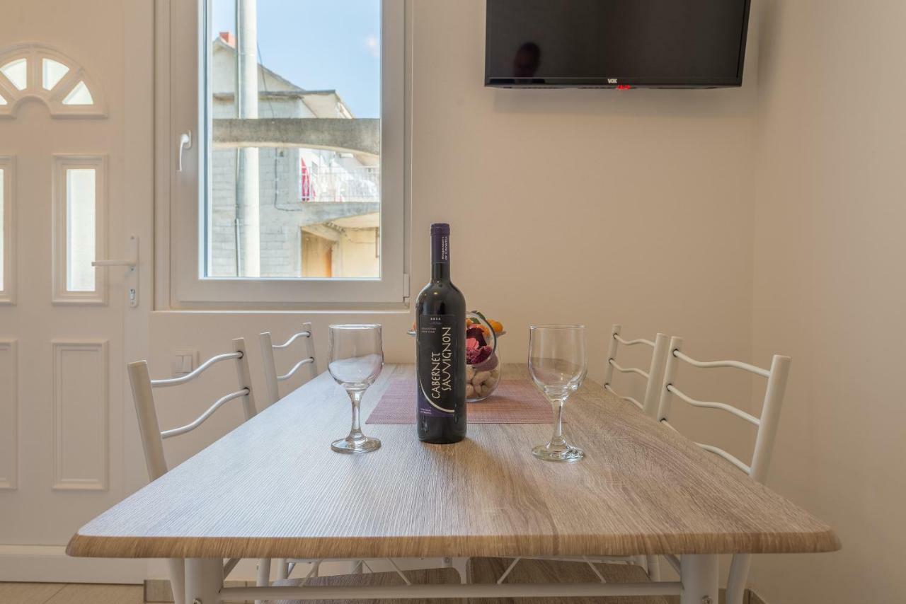Apartmani Dupor Gornji Karin Εξωτερικό φωτογραφία