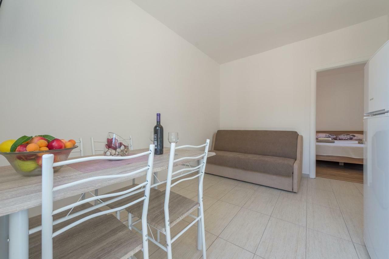 Apartmani Dupor Gornji Karin Εξωτερικό φωτογραφία