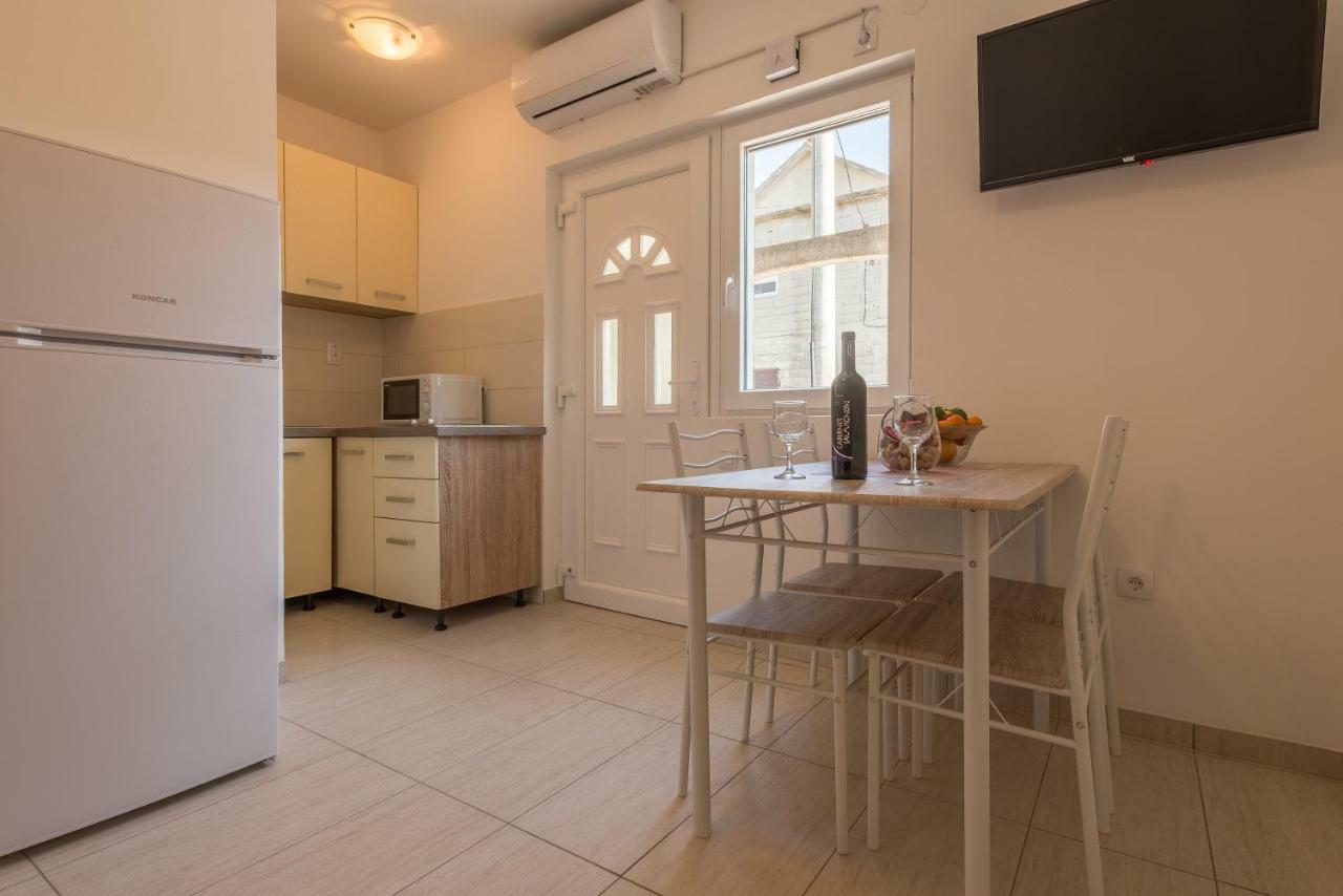 Apartmani Dupor Gornji Karin Εξωτερικό φωτογραφία