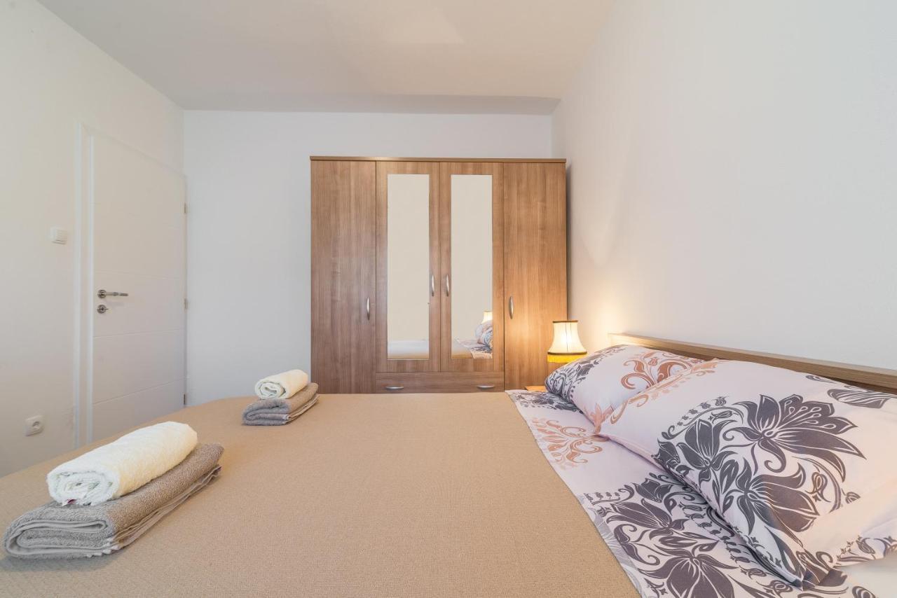 Apartmani Dupor Gornji Karin Εξωτερικό φωτογραφία
